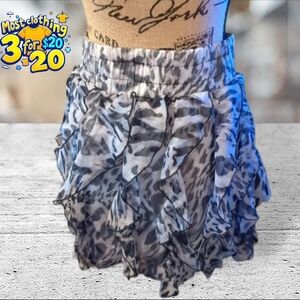 Vanity ruffle mini skirt size M